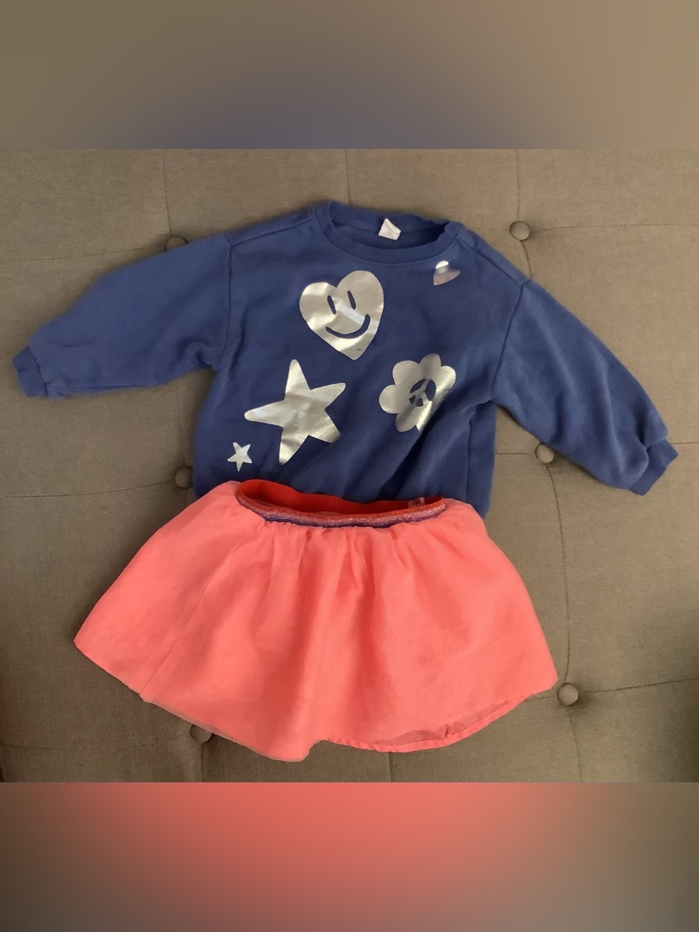 Old navy 2T toddler girls pink tutu skirt & oversized blue sweater set